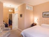 Bed and breakfast Newtown Kingsize luxury bed 
